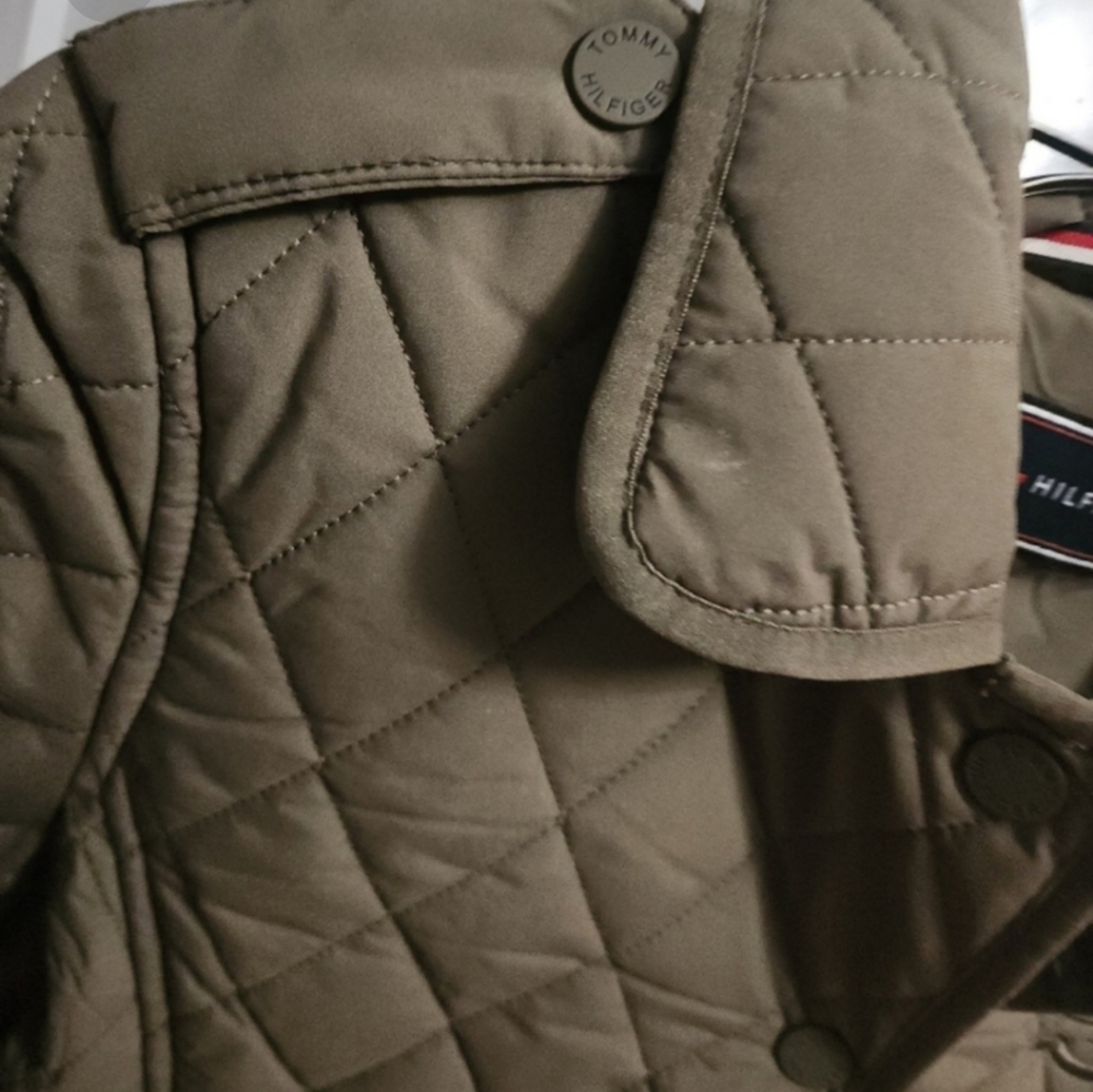 Tommy Hilfiger Ladies' Quilted Jacket NWT - Picture 3 of 5